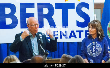 Unabhängigkeit, Kansas, USA, 25. Oktober 2014 Sarah Palin kündigt ihre Unterstützung für Senator Pat Roberts Credit: Mark Reinstein Stockfoto