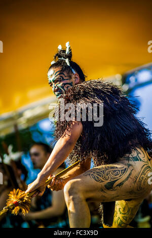 Maori Künstler machen die Haka (Kriegstanz) in Melbourne Festival, Australien Stockfoto