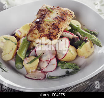 Kabeljaufilet und Gemüse Stockfoto