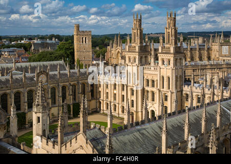 Am All Souls College und die vielen Türme der Universität Oxford, Oxfordshire, England Stockfoto