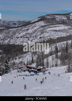 Nähert sich der Sturm Peak Express und Burgess Creek Sesselbahnen am Ego Trail, Steamboat Ski Resort, Steamboat Springs Farbe Stockfoto