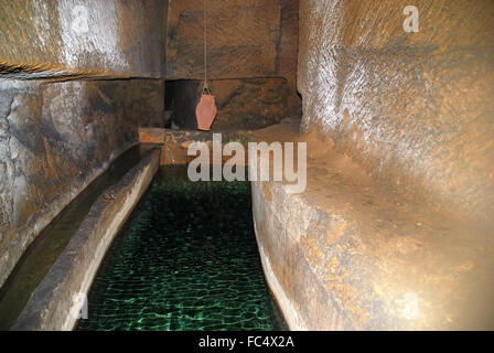 Unterirdisches Neapel. Die alten Griechen – römische Aquädukt. Stockfoto