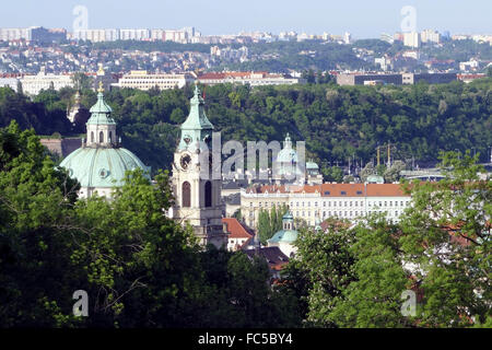 St.-Nikolaus-Kirche in Prag Stockfoto