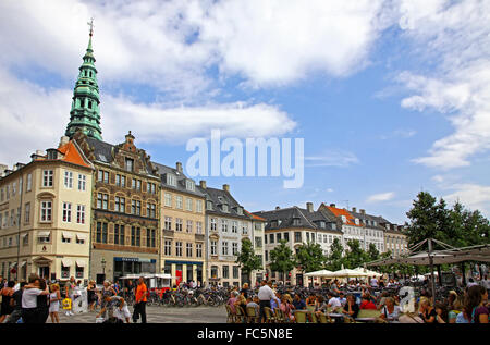 Kopenhagen, Dänemark - 28. Juli 2012: Amager Square (Amagertorv), Fußgängerzone, oft beschrieben als die zentralsten Platz in Stockfoto