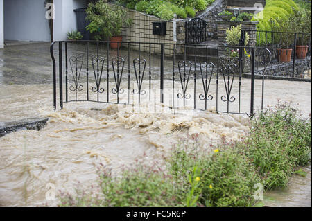 Überschwemmungen in einem Wohngebiet