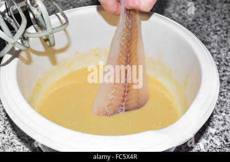 Kohle-Fischfilet in Bierteig Stockfoto