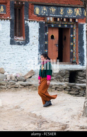 Schulkinder in Tracht, Jakar, Bumthang, zentrale Bhutan Stockfoto