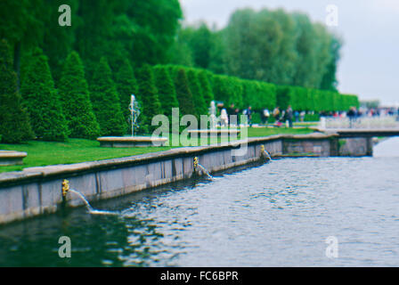 Kanal in Peterhof Palast Stockfoto