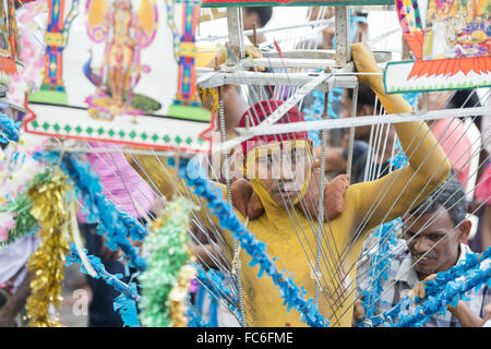 ASIEN MYANMAR YANGON FEUERFESTIVAL SPAZIERGANG Stockfoto