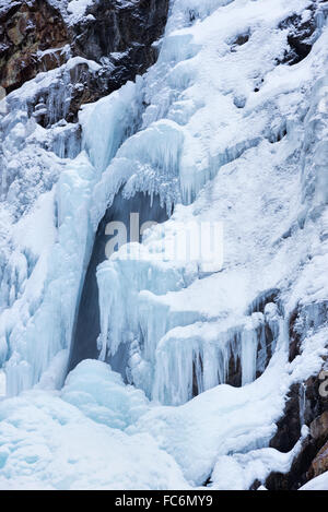 Gefrorener Wasserfall, Wallowa Mountains, Oregon. Stockfoto