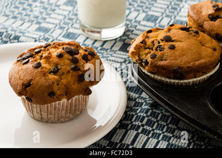 frisch gebackene Schokoladenkekse muffins Stockfoto
