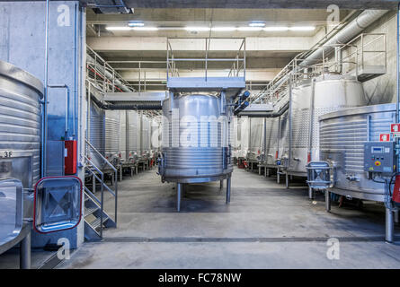 Fässer Wein Aufbereitungsanlage Stockfoto