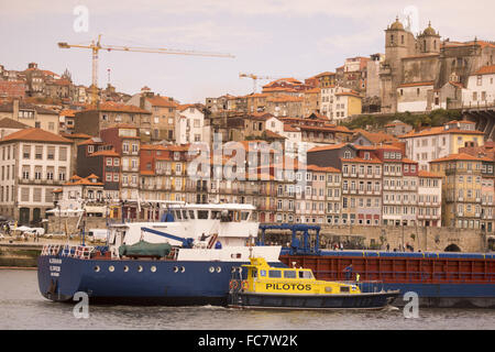 EUROPA-PORTUGAL-PORTO-RIBEIRA-DOURO-FLUSS Stockfoto