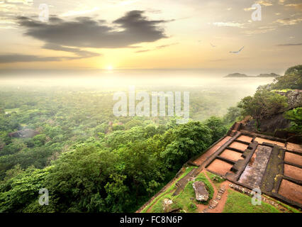 Ruinen des Gefängnisses auf Sigiriya in Sri Lanka Stockfoto