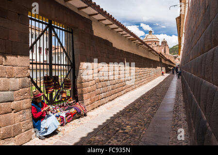 Straßenhändler verkaufen Souvenirs in Cusco, Region Cusco, Peru, Südamerika Stockfoto