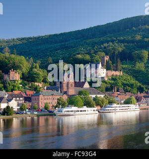 Mildenburg Schloss und Pfarrkirche Kirche des St. Jakobus, Altstadt von Miltenberg, Franken, Bayern, Deutschland Stockfoto