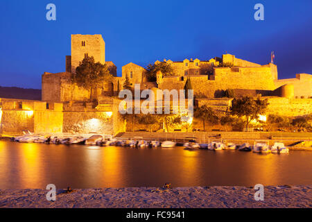 Chateau Royal und Hafen, Collioure, Pyrenäen-Orientales, Languedoc-Roussillon, Frankreich, Mittelmeer, Europa Stockfoto