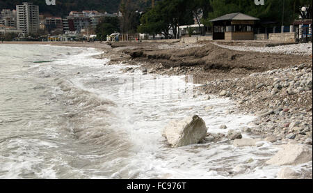 Montenegro - Slovenska Strand (Budva) unter den Wellen Stockfoto