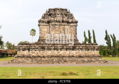 Mendut Buddhistentempel in Mendut Dorf. Stockfoto