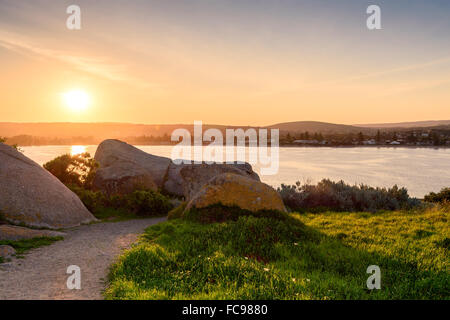 Sonnenuntergang über Granitinsel, Victor Harbor, Südaustralien Stockfoto