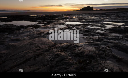 Bamburgh Castle bei Sonnenaufgang Stockfoto