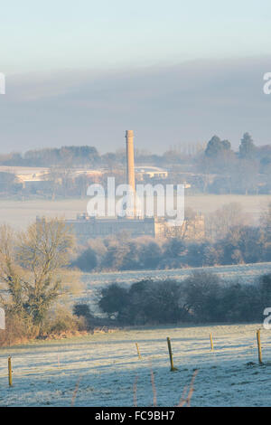 Bliss-Tweed-Mühle im morgendlichen Nebel und Frost. Chipping Norton, Oxfordshire, England Stockfoto