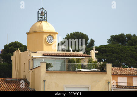 Uhrturm in St Tropez Stockfoto