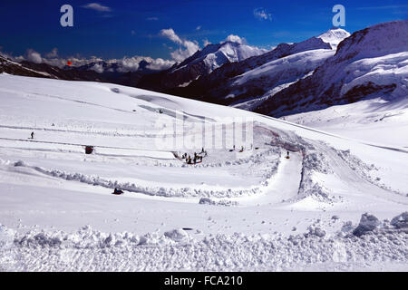 Winter im freien Unterhaltungen in Schweizer Alpen (Jungfraujoch/Top of Europe) Stockfoto