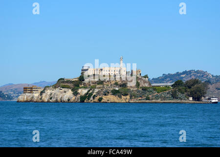 Blick auf Alcatraz Insel von Pier 39, San Francisco, San Francisco, Kalifornien, USA Stockfoto