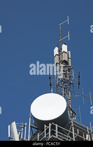 Sender, Antennen und Repeater Stockfoto