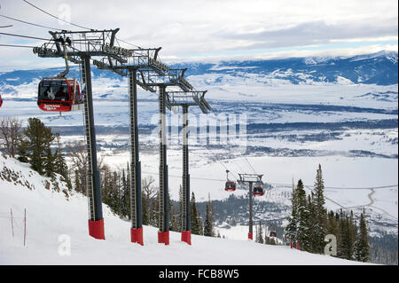 Ein Snowboarder in Jackson Hole Skigebiet in Jackson Hole, Wyoming Stockfoto