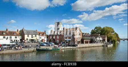 Wareham vorderen Kai Blick aufs Wasser, Fluß Frome, helle Sonne Stockfoto