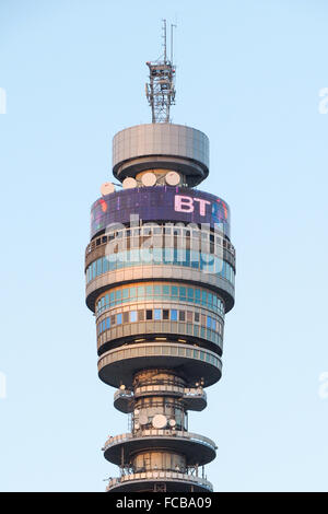 Oberen Teil des Turmes BT (British Telecom) in die Skyline von London Stockfoto