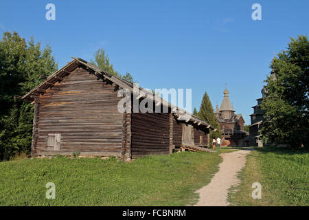 Haus im Vitoslavlitsy Museum der Holzarchitektur, Weliki Nowgorod, Russland. Stockfoto