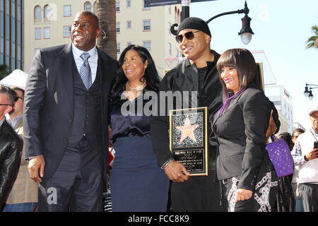 Hollywood, Kalifornien, USA. 21. Januar 2016. I15805CHW. LL COOL J geehrt mit Stern auf der Hollywood Walk von Fame.6901 Hollywood Boulevard vor dem Hard Rock Cafe, Hollywood, CA.01/21/2016.EARVIN "MAGIC" JOHNSON und Frau COOKIE JOHNSON mit LL COOL J und Frau SIMONE SMITH. © Clinton H. Wallace/Photomundo International / Fotos Inc © Clinton Wallace/Globe Fotos/ZUMA Draht/Alamy Live News Stockfoto