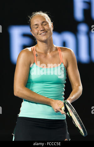 Melbourne, Australien. 22. Januar 2016. Kateryna Bondarenko der Ukraine in Aktion in einem 3. Runde match gegen Belinda Bencic der Schweiz am fünften Tag des 2016 Australian Open Grand Slam Tennis-Turnier im Melbourne Park in Melbourne, Australien. Sydney Low/Cal Sport Media/Alamy Live-Nachrichten Stockfoto