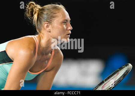 Melbourne, Australien. 22. Januar 2016. Kateryna Bondarenko der Ukraine in Aktion in einem 3. Runde match gegen Belinda Bencic der Schweiz am fünften Tag des 2016 Australian Open Grand Slam Tennis-Turnier im Melbourne Park in Melbourne, Australien. Sydney Low/Cal Sport Media/Alamy Live-Nachrichten Stockfoto