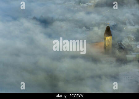 Luftaufnahme, Stephanus-Kirche in Nebel, Bodennebel, niedrige Wolken, RWE Power erneuert, Kohle-Kraftwerk in das Winterlicht Stockfoto