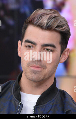 Toronto, Kanada. 21. Januar 2016. Aufnahme Künstler Joe Jonas und Band DNCE aussehen auf CTV es The Social täglichen Talkshows. Bildnachweis: EXImages/Alamy Live-Nachrichten Stockfoto