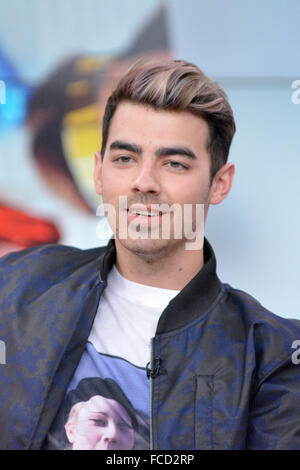 Toronto, Kanada. 21. Januar 2016. Aufnahme Künstler Joe Jonas und Band DNCE aussehen auf CTV es The Social täglichen Talkshows. Bildnachweis: EXImages/Alamy Live-Nachrichten Stockfoto