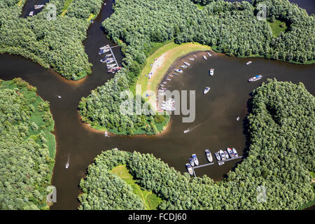 Niederlande, Werkendam, Biesbosch Nationalpark. Frisches Wasser Wattenmeer. Yachten. Luftbild Stockfoto