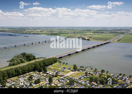 Niederlande, Moerdijk, Brücken über den Fluss namens Hollands Diep Stockfoto