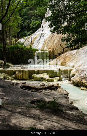 Die Terme di San Filippo auf der Seite des Monte Amiata in der Toskana Stockfoto