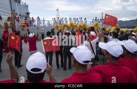 Dili, Osttimor. 20. Januar 2016. Übersee-Chinesen besuchen ein Abschied für eine chinesische Flottille in Dili, Hauptstadt von Timor-Leste, am 20. Januar 2016. Eine chinesische Flotte von der Volksrepublik Liberation Army Navy am Mittwoch beendet den ersten offiziellen Besuch in Timor-Leste und segelte nach Jakarta. © Wu Yongjian/Xinhua/Alamy Live-Nachrichten Stockfoto