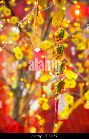 Chinese Lunar New Year ot Tet Dekorationen auf der Straße, Vietnam. Stockfoto