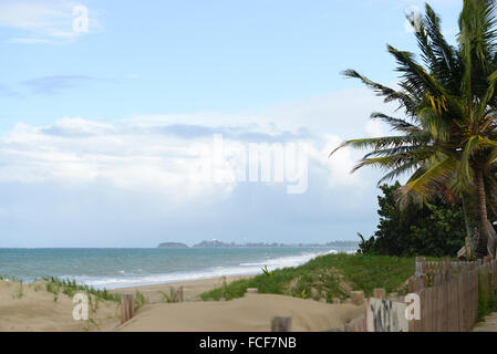 Dorado Beach an einem Tag bewölkt und windig. Dorado, Puerto Rico. Karibik-Insel. US-Territorium. Stockfoto