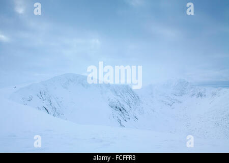 Stob Coire ein t-Sneachda und Cairn man aus den zentralen Cairngorm Plateau, Cairngorm National Park, Badenoch & Speyside Stockfoto