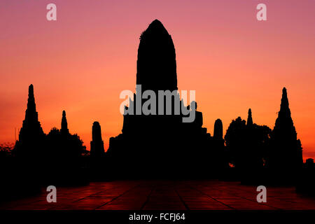 Silhouette des Wat Chaiwatthanaram, Ayutthaya, Thailand Stockfoto