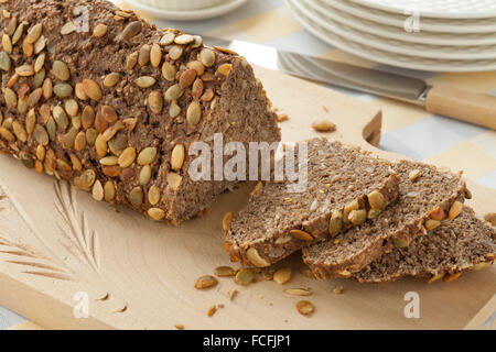 Frische gesunde Bio gebackene Kürbiskernbrot Stockfoto