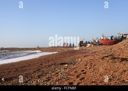 Hastings ist Heimat von Großbritanniens größten Strand lancierte Fischereiflotte, The Stade, Hastings, East Sussex, UK Stockfoto